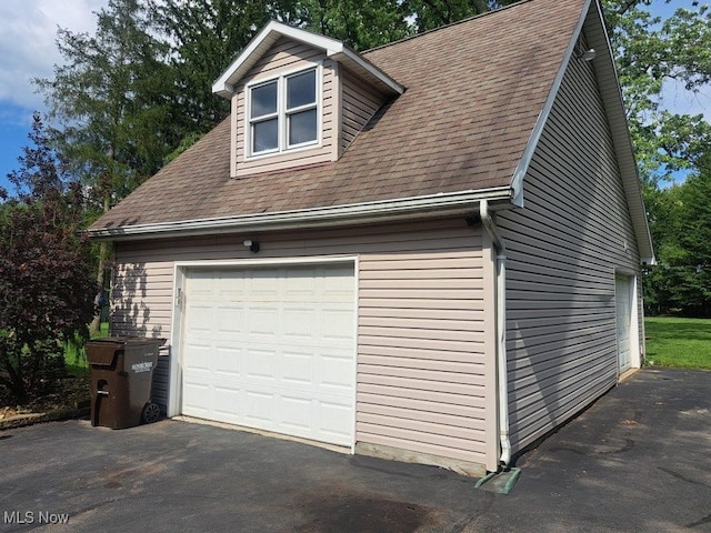4016 State Route 7, Burghill, OH 44404 - detached garage with driveway