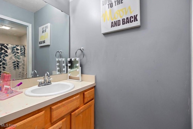 1005 Penn Ct, Grafton, OH 44044 - full bath featuring vanity