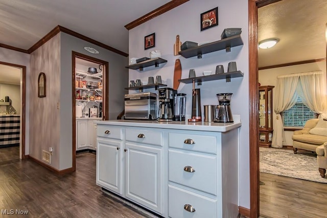 101 Middle Post Pt, Chardon, OH 44024 - bar with ornamental molding and dark wood-style flooring