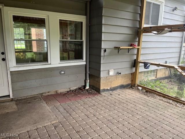 5559 Fitch Rd, North Olmsted, OH 44070 - view of patio