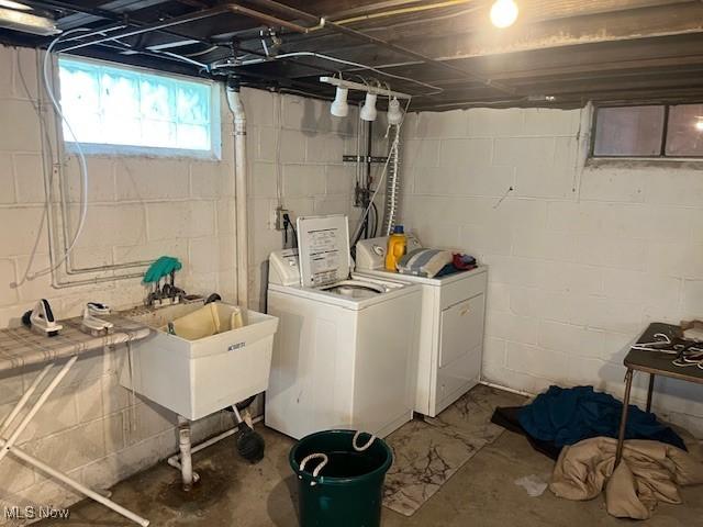 5559 Fitch Rd, North Olmsted, OH 44070 - washroom with separate washer and dryer