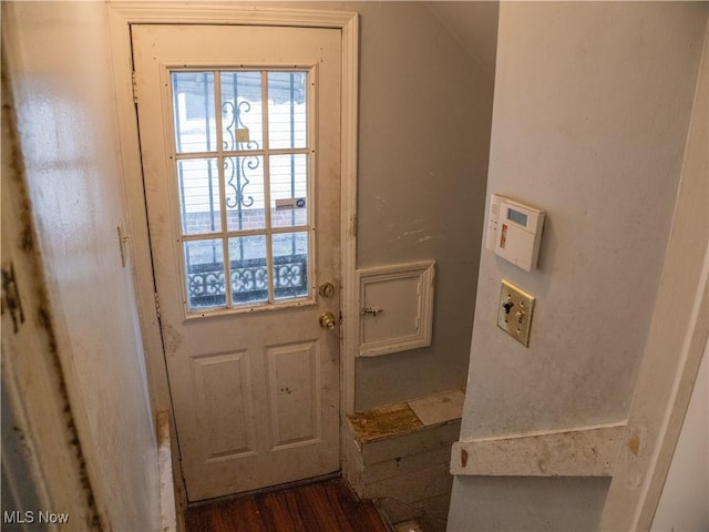 931 Yellowstone Rd, Cleveland, OH 44121 - doorway featuring dark wood-style floors