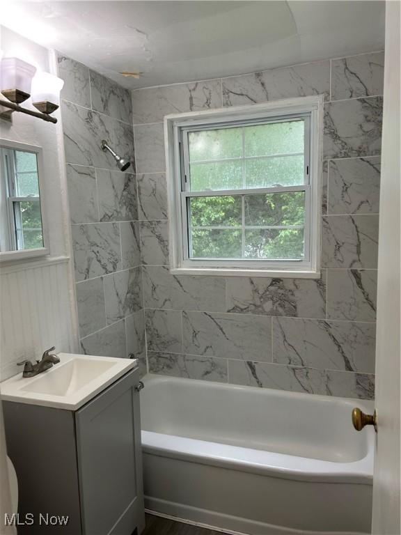 481 Kenwood Dr Unit N, Euclid, OH 44123 - bathroom featuring vanity and shower / tub combination