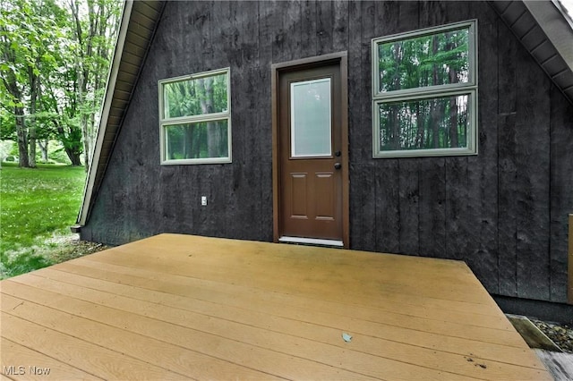 2269 N Fox N Rd, Hubbard, OH 44425 - doorway to property with a wooden deck