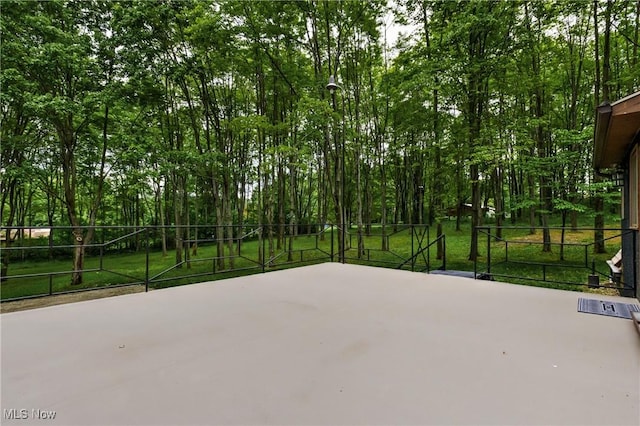 2269 N Fox N Rd, Hubbard, OH 44425 - view of patio / terrace