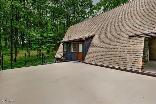 2269 N Fox N Rd, Hubbard, OH 44425 - view of patio / terrace