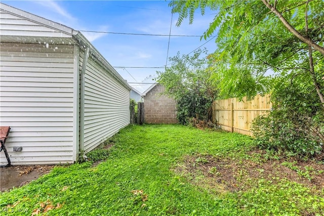 1716 Ardoyne Ave, Cleveland, OH 44109 - view of yard