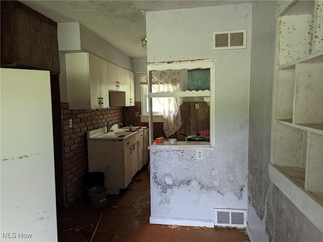 4562 Erie Ave NW, Canal Fulton, OH 44614 - kitchen with a sink