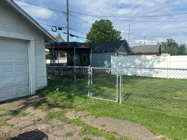 818 Mathias Ave NE, Massillon, OH 44646 - photo 15