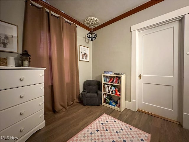 220 N Cleveland Ave, Niles, OH 44446 - living area with wood finished floors and crown molding