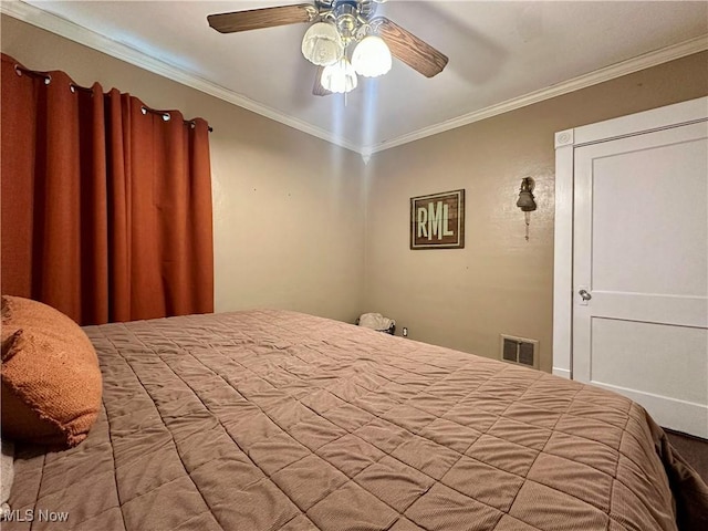 220 N Cleveland Ave, Niles, OH 44446 - bedroom featuring crown molding and ceiling fan