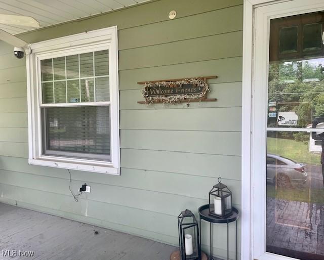 127 William St, Struthers, OH 44471 - exterior view of a surveillance system