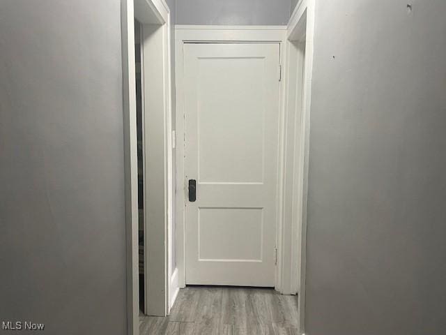 127 William St, Struthers, OH 44471 - hallway with wood finished floors