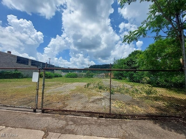 235 N 5th St, Steubenville, OH 43952 - photo 2