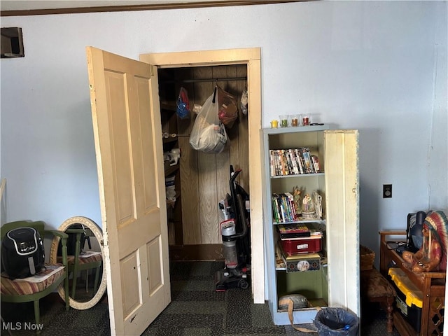 1209 Camden Ave, Parkersburg, WV 26101 - detailed view of carpet floors