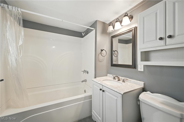 77 W Park Ave, Hubbard, OH 44425 - full bath with shower / bathtub combination with curtain and vanity