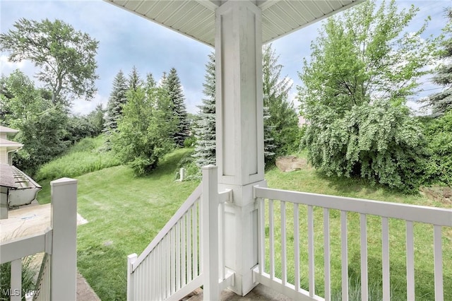 101 Stonegate Cir, Seven Hills, OH 44131 - view of grassy yard