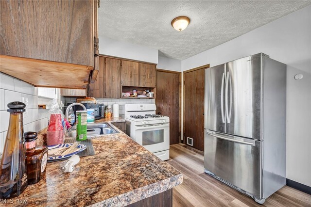 134-136 Brookfield St, Louisville, OH 44641 - photo 32