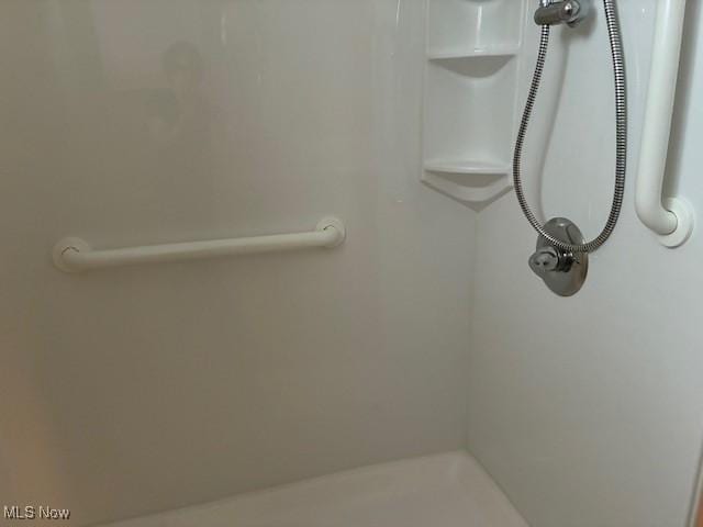 120 Braxton Rd, Weirton, WV 26062 - full bath with a shower