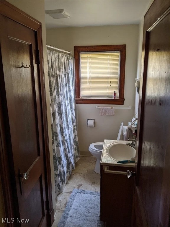 7 W Main St, Savannah, OH 44874 - full bath with vanity and a shower with curtain