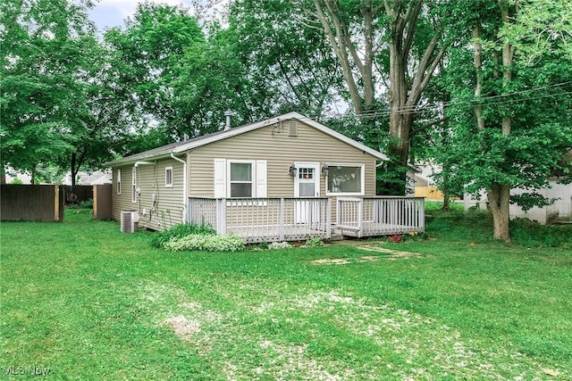 929 Moneta Ave, Aurora, OH 44202 - bungalow-style home with a wooden deck