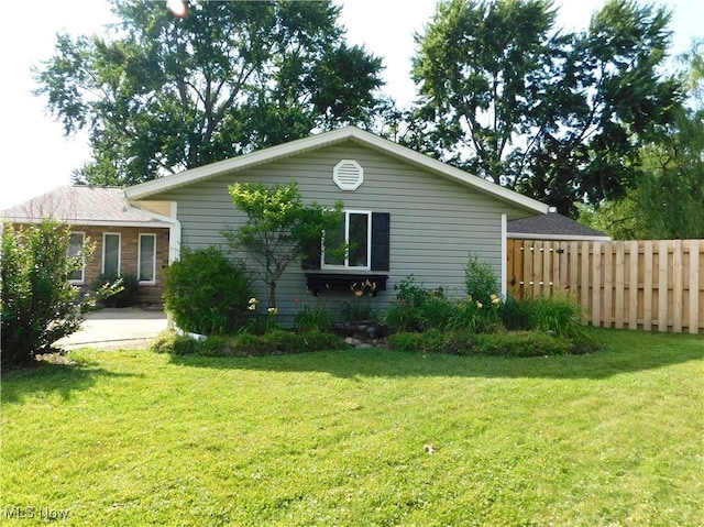 285 Willow Ln, Berea, OH 44017 - photo 2