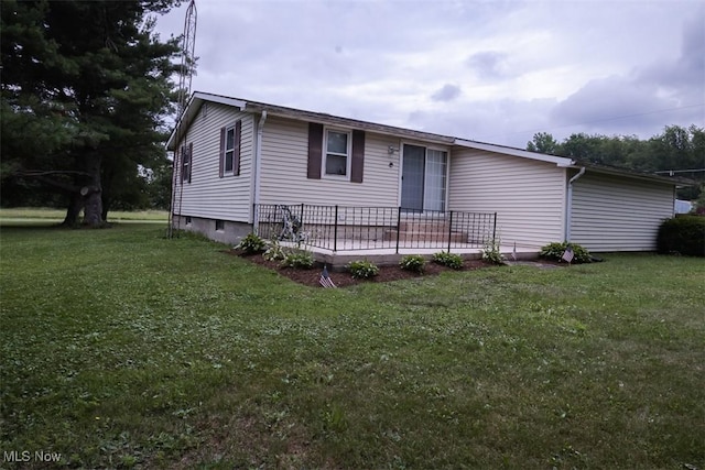 961 Slater Rd, Salem, OH 44460 - view of front of property featuring a front yard