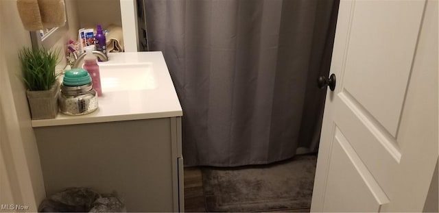 29928 Buck Rd, Salem, OH 44460 - full bath with vanity and a shower with curtain