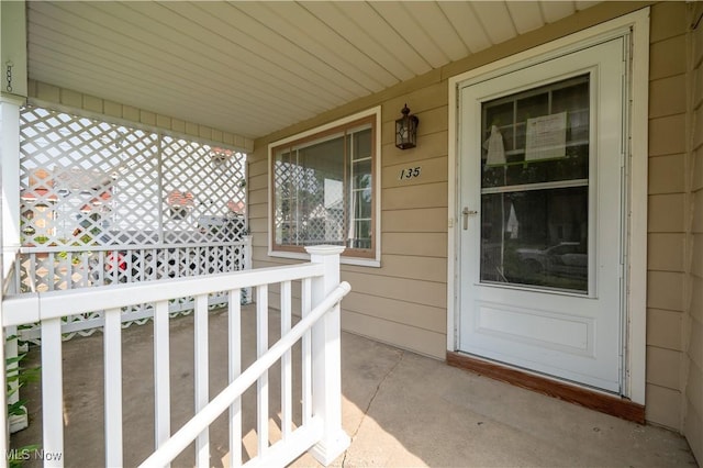 135 Renee Dr, Struthers, OH 44471 - view of exterior entry with covered porch