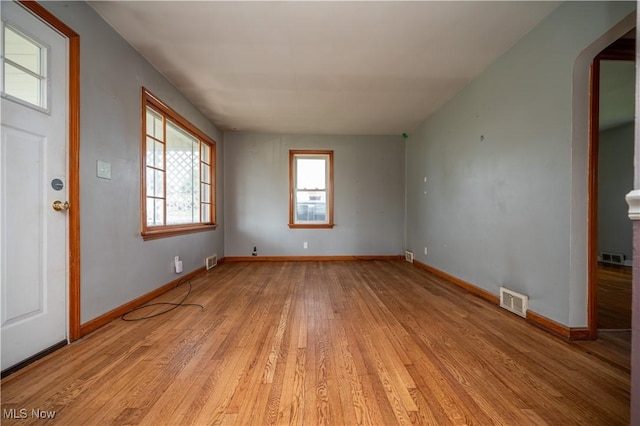 135 Renee Dr, Struthers, OH 44471 - empty room featuring light wood-style floors and baseboards