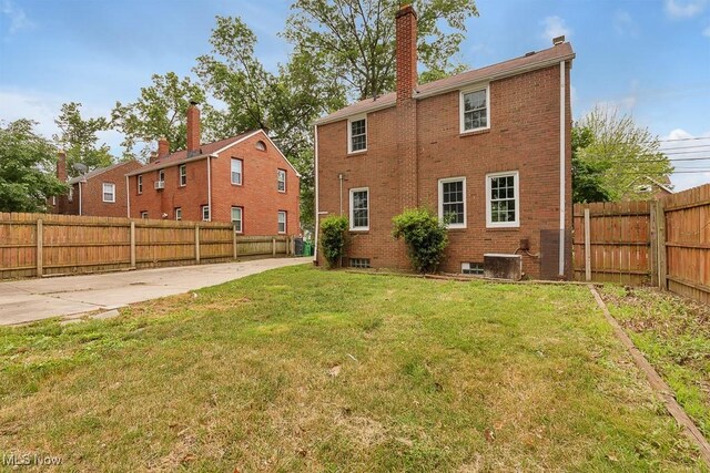 571 E 260th St, Euclid, OH 44132 - photo 2