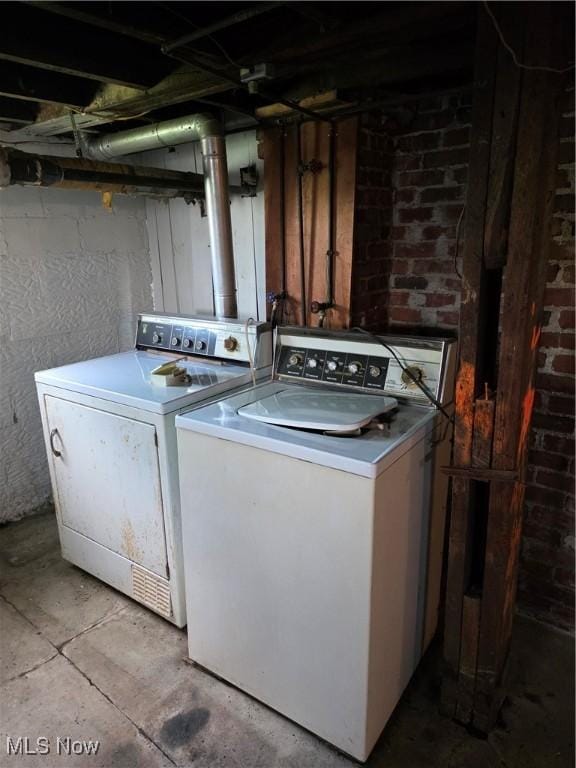 302 High St, Woodsfield, OH 43793 - laundry area with washing machine and clothes dryer