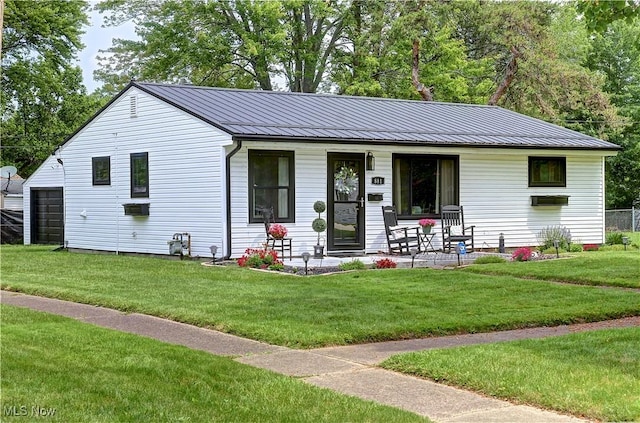 881 Oak St, Elyria, OH 44035 - photo 1