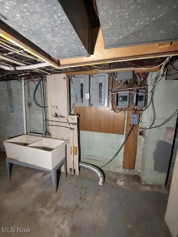 4985 State Route 213, Toronto, OH 43964 - unfinished basement featuring electric panel