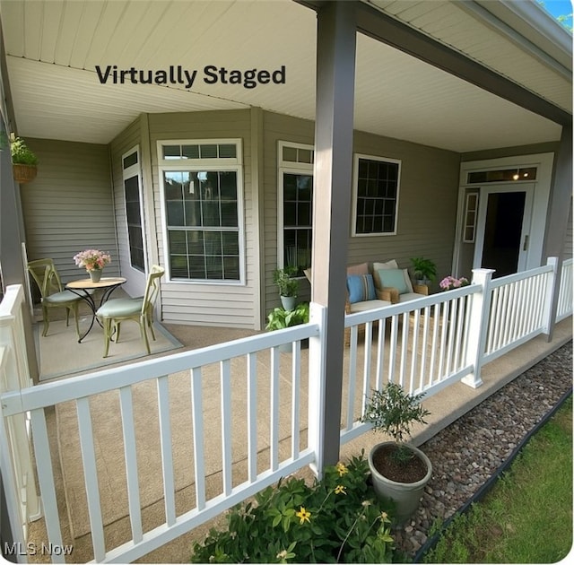 10517 W Ravine View Ct, North Royalton, OH 44133 - view of covered porch