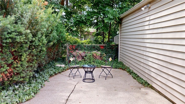 3162 W 231st St, North Olmsted, OH 44070 - view of patio / terrace