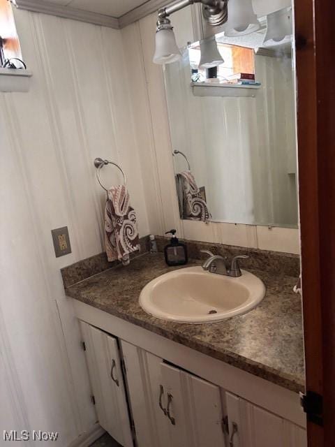 1129 Avondale Rd, South Euclid, OH 44121 - bathroom with vanity
