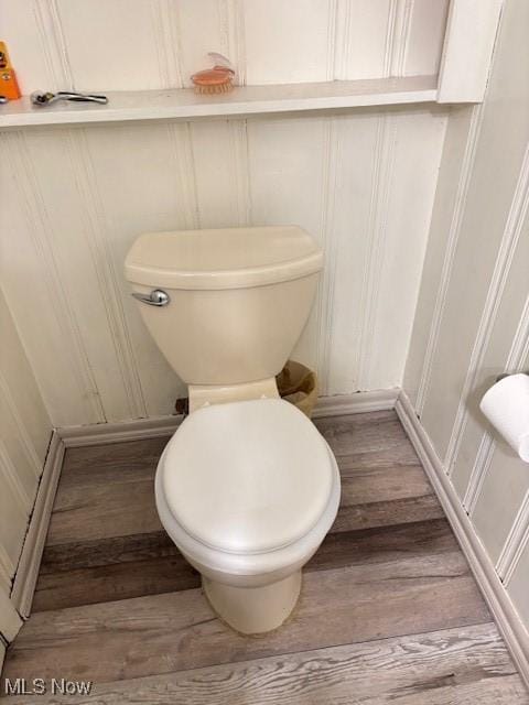 1129 Avondale Rd, South Euclid, OH 44121 - bathroom featuring a decorative wall and wood finished floors