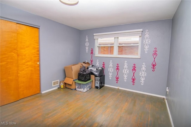 1333 Overlook Dr, Weirton, WV 26062 - bedroom featuring wood finished floors and baseboards