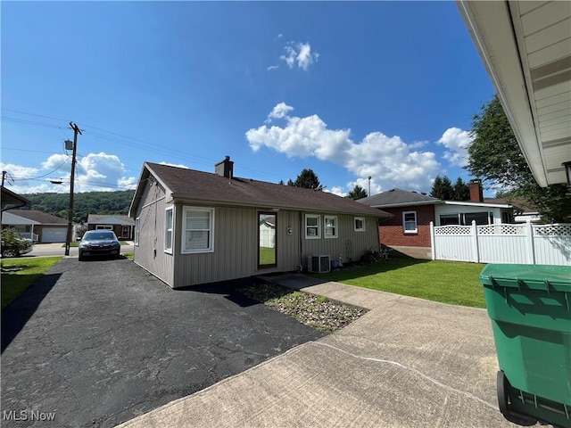 484 Louella Ave, Chester, WV 26034 - view of front facade