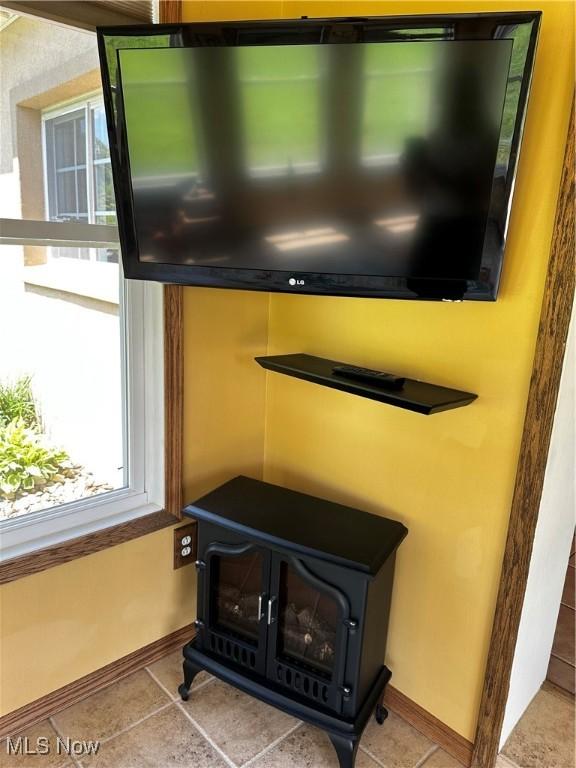 54431 Maple Ln, Martins Ferry, OH 43935 - detailed view of baseboards