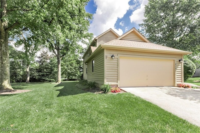 836 Arboretum Cir, Sagamore Hills, OH 44067 - view of side of property with driveway, a lawn, an attached garage, and roof with shingles