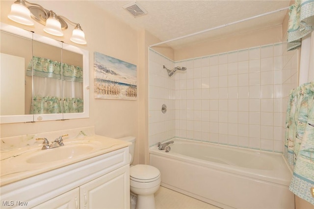 836 Arboretum Cir, Sagamore Hills, OH 44067 - full bathroom with vanity, shower / bath combo, and a textured ceiling
