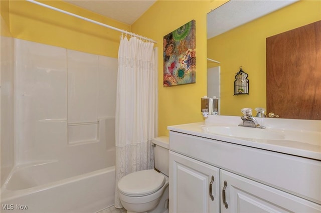 836 Arboretum Cir, Sagamore Hills, OH 44067 - full bath featuring vanity and shower / bath combo with shower curtain
