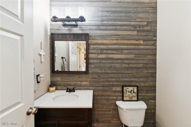 3281 Evans Way, Twinsburg, OH 44087 - bathroom featuring vanity and toilet