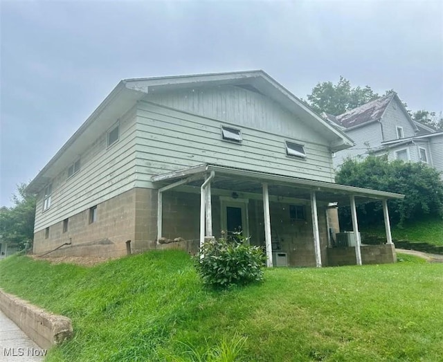116 Euclid Pl, Marietta, OH 45750 - back of property with a yard