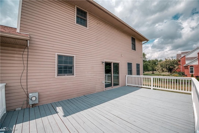 2811 Canton Rd, Uniontown, OH 44685 - view of deck