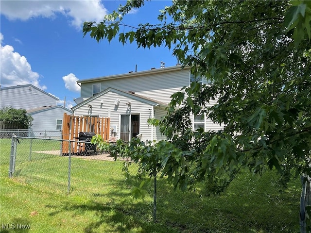 678 Highland Dr, Lodi, OH 44254 - rear view of house