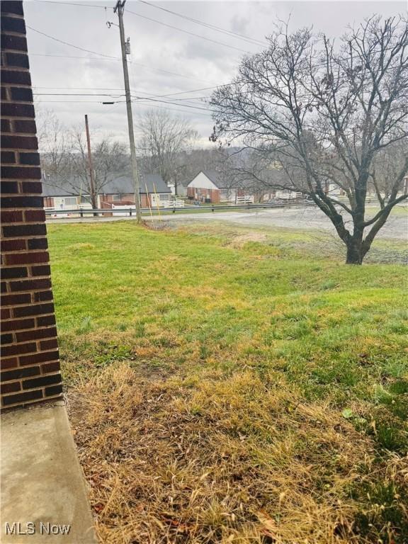 625 Main St, Caldwell, OH 43724 - view of yard