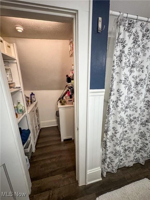 2208 Oak St, Parkersburg, WV 26101 - view of pantry